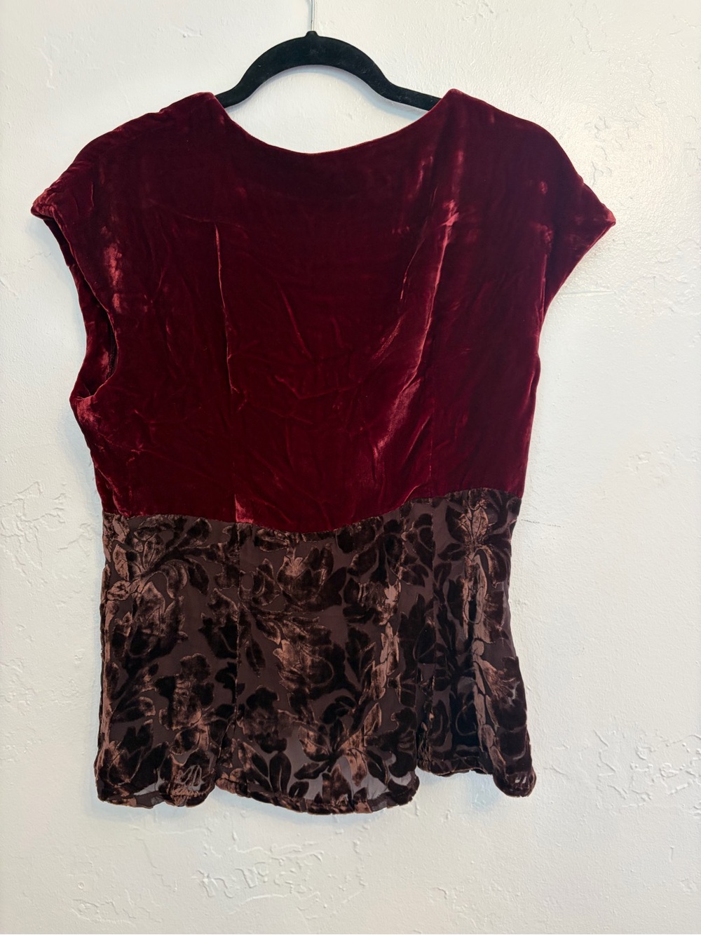 Velvet V-Neck Vest/Top in Deep Red and Brown, M - Picture 3 of 5